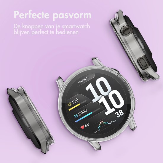 Garmin smartwatch met doorzichtige beschermhoes, met daarnaast nog twee van deze hoezen. Tekst: Perfecte pasvorm.