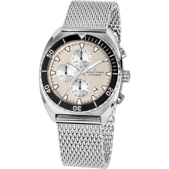 Zilverkleurig herenhorloge met Milanese band, crèmekleurige wijzerplaat met chronograaf-subdials.