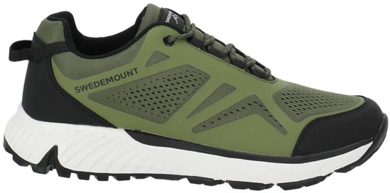Vue latérale d'une chaussure de randonnée basse verte avec 'SWEDEMOUNT' sur le côté, détails noirs et semelle blanche.