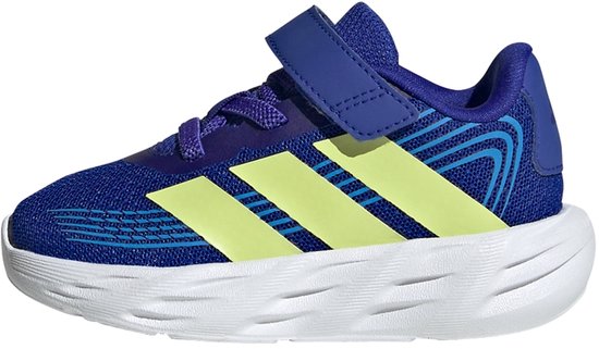 Chaussure enfant bleue avec bandes Adidas jaunes et fermeture auto-agrippante.