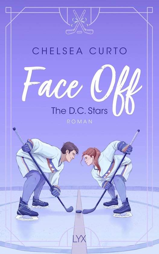Couverture du livre 'Face Off' par Chelsea Curto. Deux joueurs de hockey sur glace en uniformes bleus et blancs se regardent au-dessus d'une rondelle.