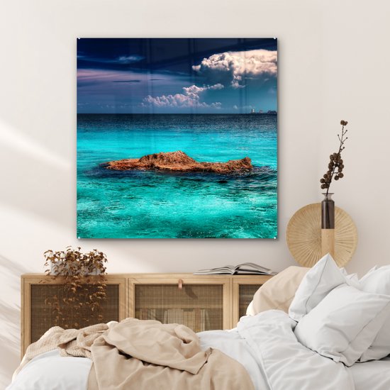 ® Glasschilderij 90x90 cm - Schilderij acrylglas - Skyline van Cancun met helderblauw water - Foto op glas - Muurdecoratie woonkamer - Wanddecoratie slaapkamer - Schilderijen