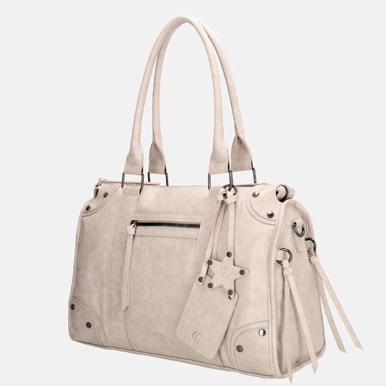 Lichtcrème leren shopper met een ritssluiting aan de voorkant, studs aan de zijkanten en een sterbedeltje.