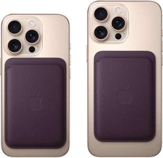 Twee gouden iPhones met een donkerpaarse MagSafe kaarthouder met Apple logo erop.
