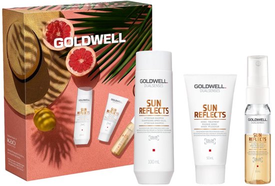 Goldwell Dualsenses Sun Reflects geschenkset met vier producten: drie kleine tubes, een shampoo van 100ml, een treatment van 50ml en een spray van 30ml. De set bevat ook de verpakking.