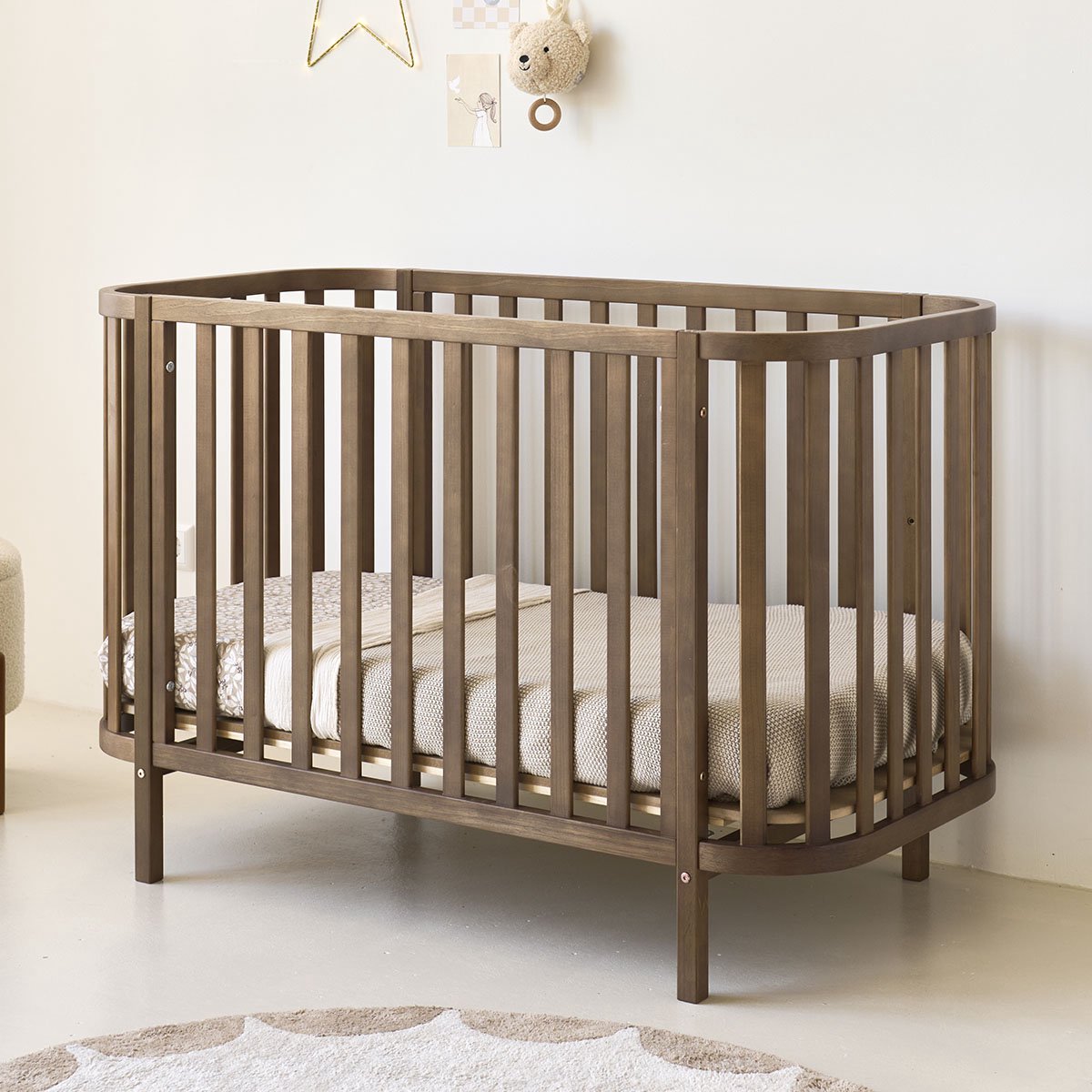 Petite Amélie Ovaal Ledikant Cocoon - 60 x 120 cm - Premium Cocoa