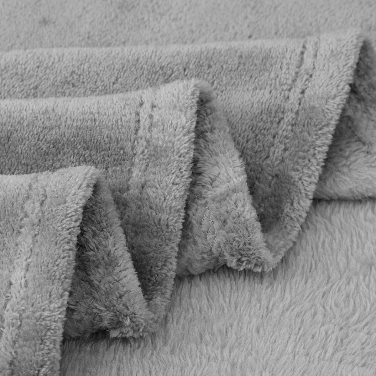 Dailygoods- Knuffeldeken XXL - Fleece Deken 220x240 cm - Ademend - Lichtgewicht - Zacht - Geschikt voor binnen/buiten gebruik