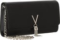 Zwarte Valentino Bags clutch met zilveren V-logo en franjehanger, zilveren kettingband.
