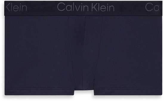 Donkerblauwe Calvin Klein boxershort met logo op de tailleband.