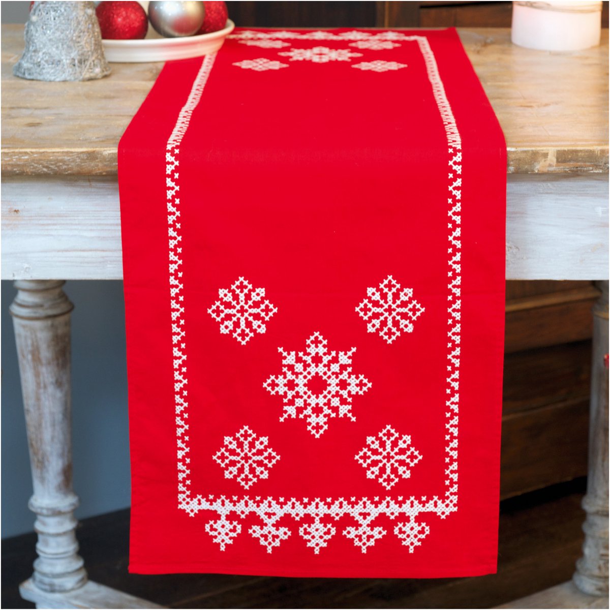 Vervaco - Loper kit - Kerst - Feestelijk rood - PN-0012919 - Borduren - Borduurpakket - Borduurpakket volwassenen - Borduurpakket kind