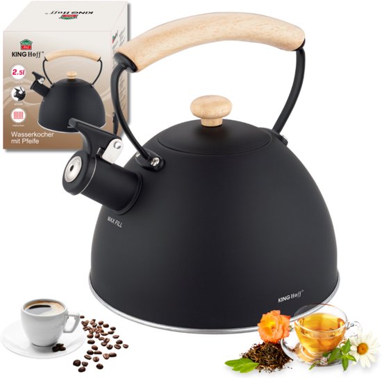 Matzwarte KINGHOFF fluitketel van 2,5L met houten handgreep, naast een kopje koffie en theeglazen.