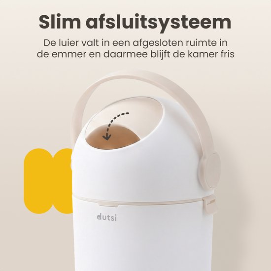 Close-up van een witte luieremmer met crème deksel en handvat. De luier valt in een afgesloten ruimte. "Slim afsluitsysteem".