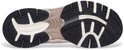 Zool van roze Skechers sneaker, met beige en zwart profiel.