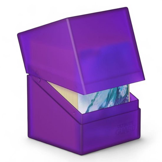 Paarse opbergdoos voor kaarten met deksel schuin opengeklapt. De doos bevat kaarten met een afbeelding van een golvende oceaan.