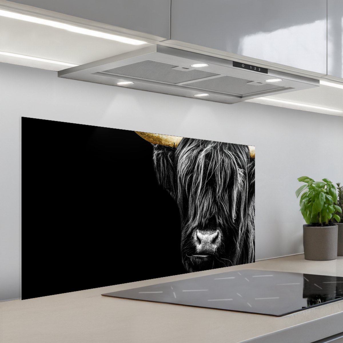 KitchenYeah Spatscherm 100x50 cm Zelfklevende achterwand Schotse hooglander Goud Vacht Dieren Koe Keuken muurbeschermer Spatwand fornuis