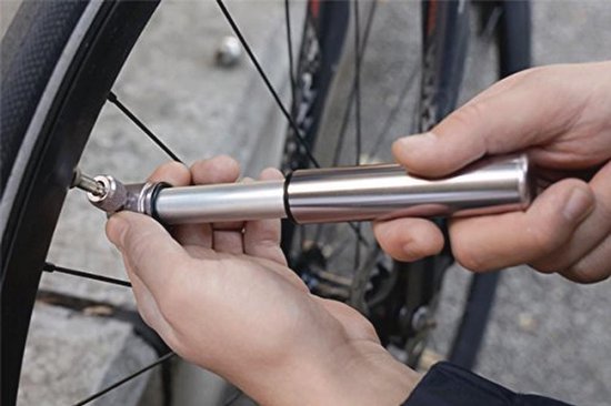 Pocket Bike Pump - Compact en Handzaam Voor Fietsers — afbeelding 5