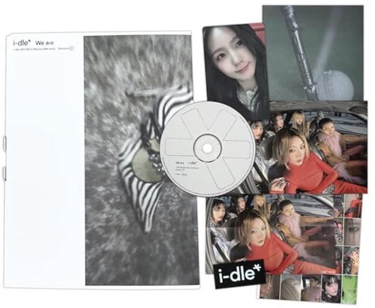 Mini Album 8 - [We are] (I Ver.) met Fotokaarten, Posters en Stickers