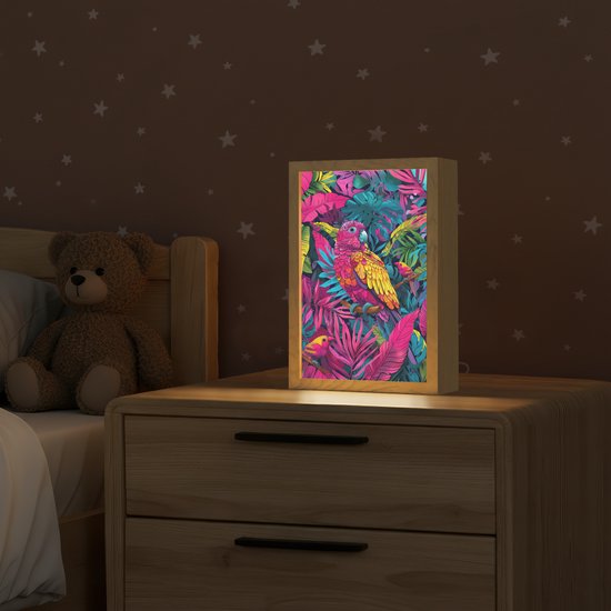 Nachtlampje 20x30 cm - Kinder lampje - Papegaai - Tropisch - Jungle - Kleurrijk - Tafellamp kinderkamer - Slaapkamer lamp - Bedlamp kinderen - Kinderlampje stopcontact - Wandlamp babykamer - Nachtlampjes van Merkloos — afbeelding 2