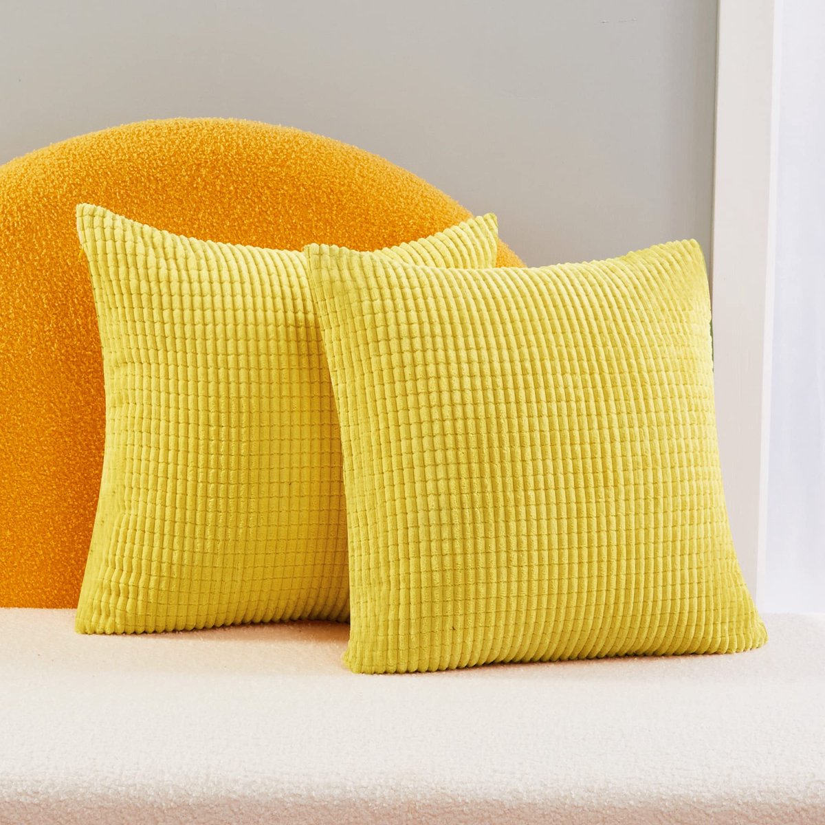 Unyqoos Set van 2 super zachte gele corduroy kussenhoezen met verborgen rits 50x50 cm geel
