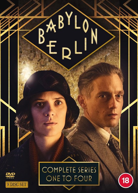 Babylon Berlin Complete Serie Een tot Vier DVD box set met een vrouw in een hoed en een man in een pak.