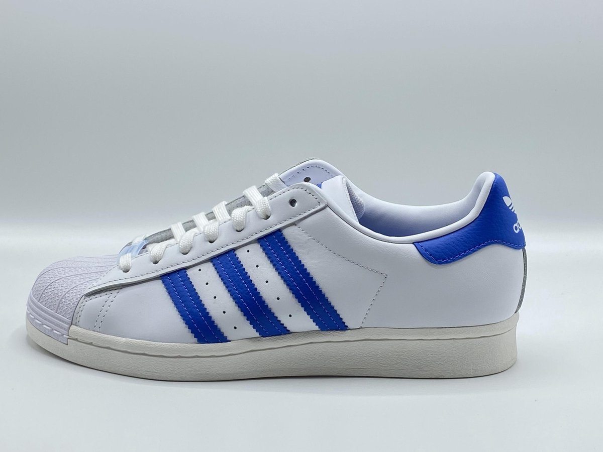 Bezienswaardigheden bekijken frequentie ramp Adidas Superstar (Wit/Blauw) - Maat 40 2/3 | bol.com