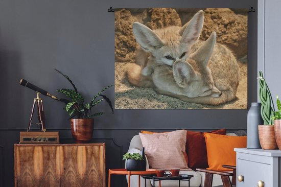 Wandkleed Fennek - Twee Fennek vossen nestelen zich om te gaan slapen Wandkleed katoen 150x112 cm - Wandtapijt met foto