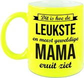 Leukste en meest geweldige mama cadeau koffiemok / theebeker neon geel 330 ml