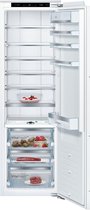 Bosch Serie 8 KIF81PFE0 réfrigérateur Intégré (placement) 289 L E