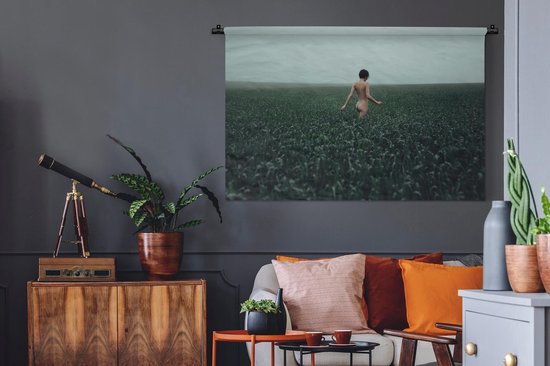 Tapisserie Abstrait Body - Femme marche dans les hautes herbes Tapisserie coton 150x100 cm - Tapisserie avec photo