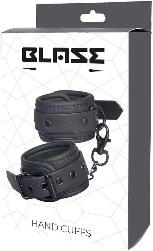 Verpakking met Blaze 'hand cuffs' met gespen en ketting.