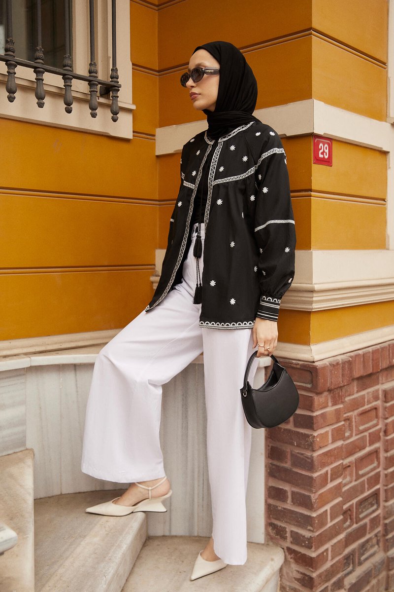 Touché Privé - Geborduurde kimono met striksluiting - Zwart - Dames