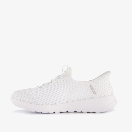 Witte Skechers Slip-ins Go Walk Joy dames sneaker, zijaanzicht. Met mesh-bovenwerk en satijnen veters.