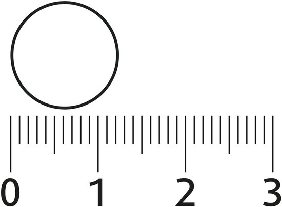Een cirkel met een diameter van ongeveer 1 centimeter, gemeten op een liniaal.