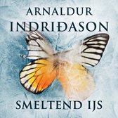 Boekomslag van 'Smeltend Ijs' met een vlinder in ijs, Arnaldur Indridason.