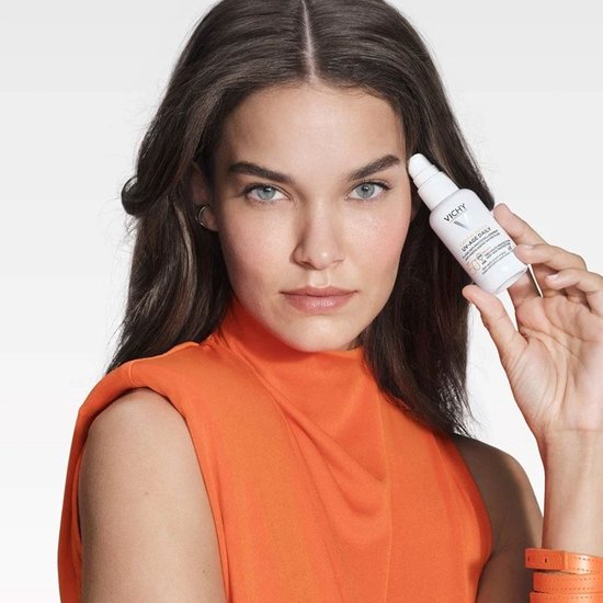 Vichy Capital Soleil UV-Age Daily SPF50+ - Zonnefluide Dagelijkse Bescherming - Gezicht - Niacinamide (Vitamine B3) en Peptiden - 40ml