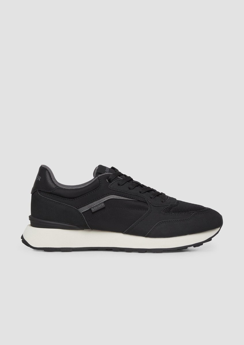 Trainers met veters
