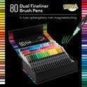 Luxe opbergdoos met 80 Dual Fineliner pennen, met magneetsluiting, in een open stand.