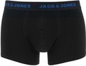 Zwarte boxer shorts van JACK & JONES met blauwe tekst op de tailleband.