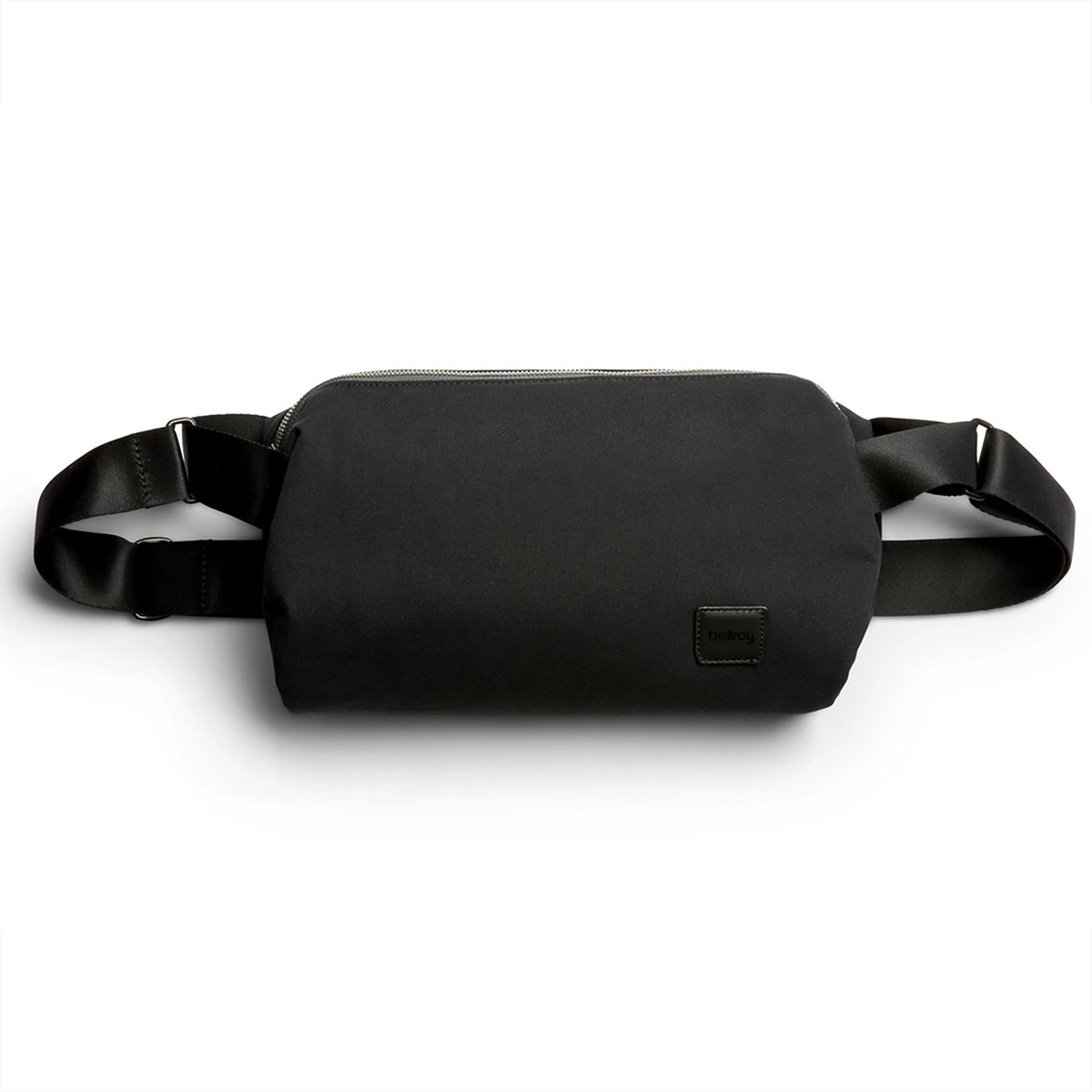 Bellroy Classic Sling 7L – Uitbreidbare opslag voor extra gemak – Gewatteerde achterzak voor veilige bewaring – Tweerichtingsrits voor gemakkelijke toegang - Zwart