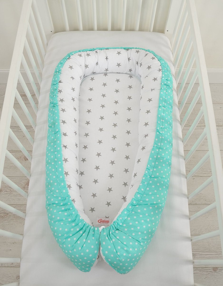 Babynest dubbelzijdig Premium Cocoon voor baby's BOBONO- grijze sterren/stippen op mint