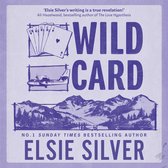 Couverture du livre 'Wild Card' par Elsie Silver. Cartes, avion et montagnes en violet.
