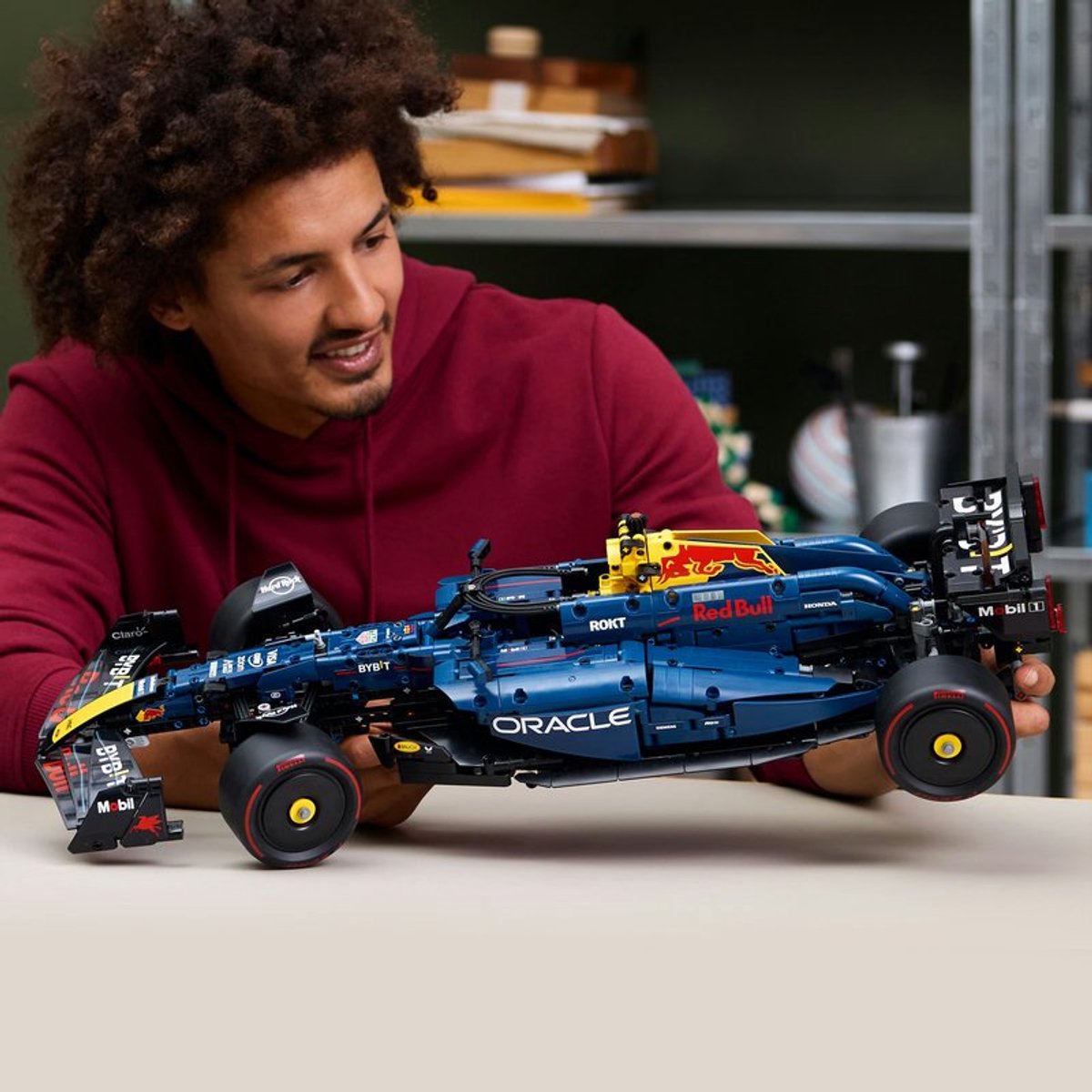 LEGO Technic - Oracle Red Bull Racing RB20 F1 auto - F1 auto - 42206 — afbeelding 24