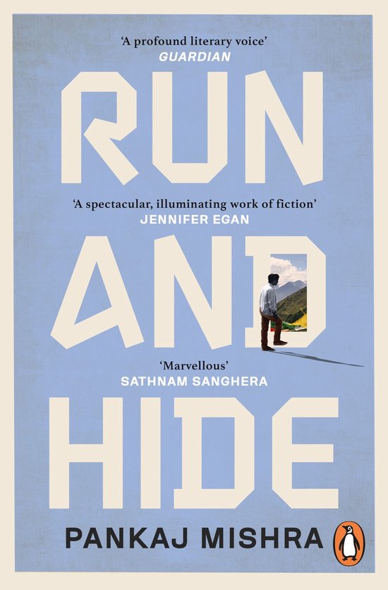 Boek "Run And Hide" met grote witte letters. Een jongen staat op een richel.