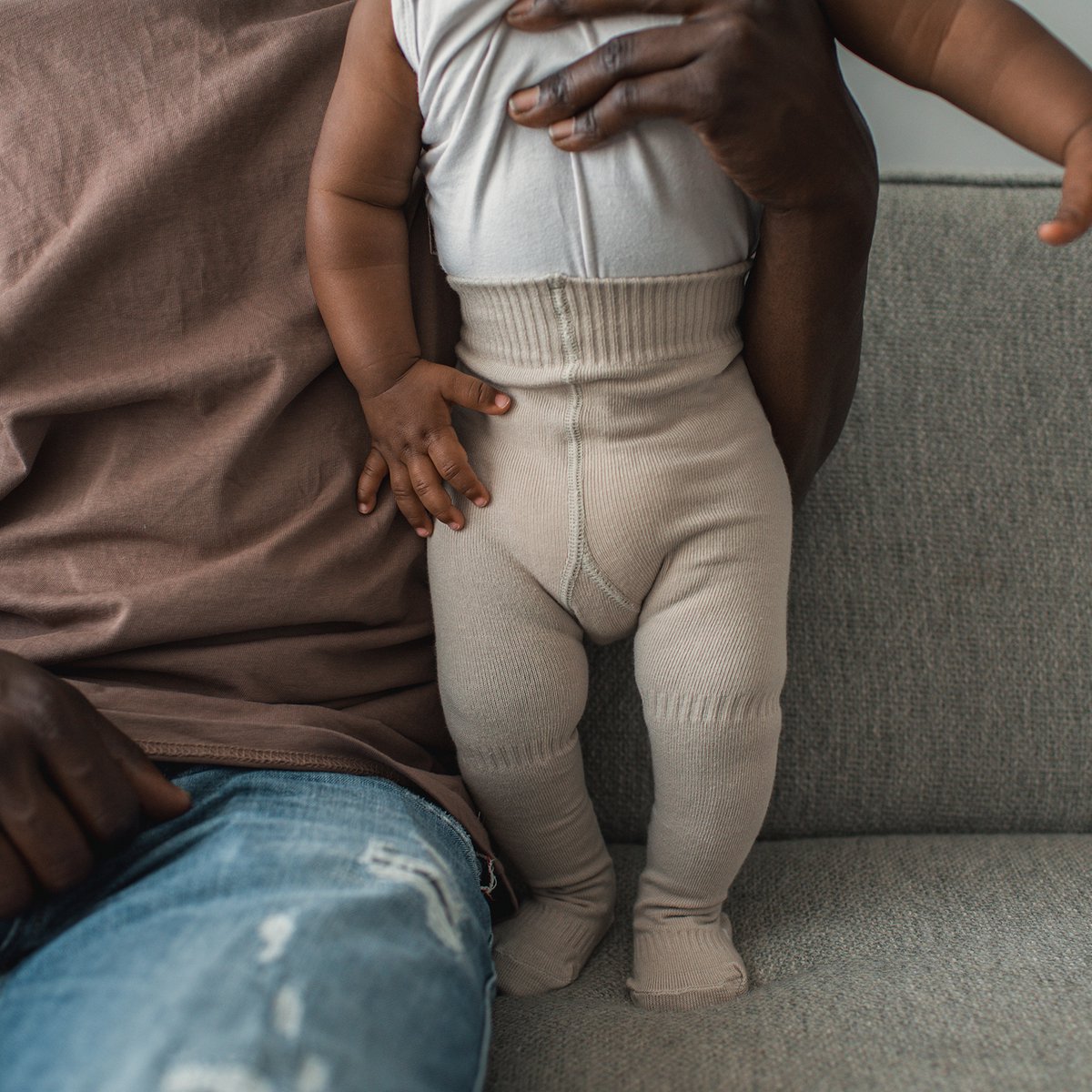KipKep Blijf-Maillot - Cookie - 6-12 maanden - baby maillot die niet afzakt - biologisch katoen - Stay-On-Tights - 68-80 - beige