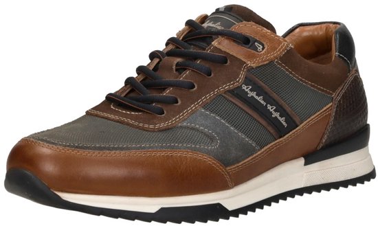 Bruine herensneaker met veters en leren en textiel details.