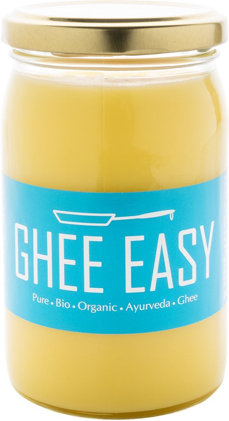 Ghee Easy pot met een gouden deksel. Ghee is geel van kleur met een blauw label.