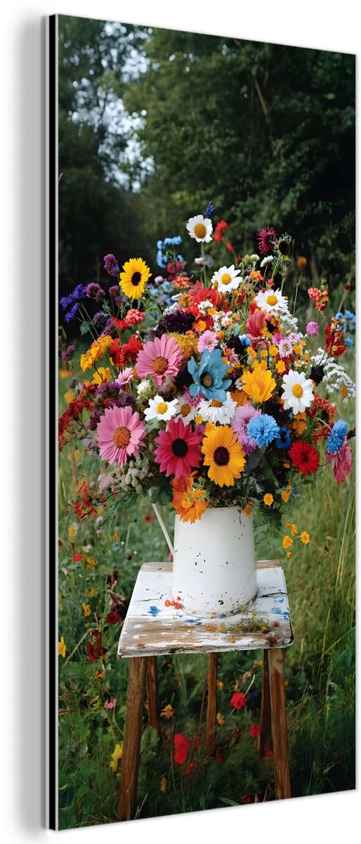 Aluminium schilderij 20x40 cm - Wanddecoratie metaal - Bloemen - Krukje - Gieter - Veld - 