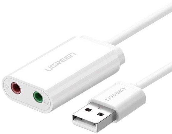 Witte UGREEN USB-geluidskaart met één rode en één groene 3,5 mm poort.