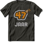 47 Jaar Feest T-Shirt | Goud - Zilver | Grappig Verjaardag Cadeau Shirt | Dames - Heren - Unisex | Tshirt Kleding Kado | - Donker Grijs - XL