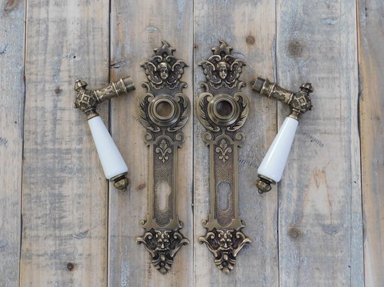 Set deurbeslag: messing, antiek- deurplaten zeer decoratief met engelen -  klinken met... | bol.